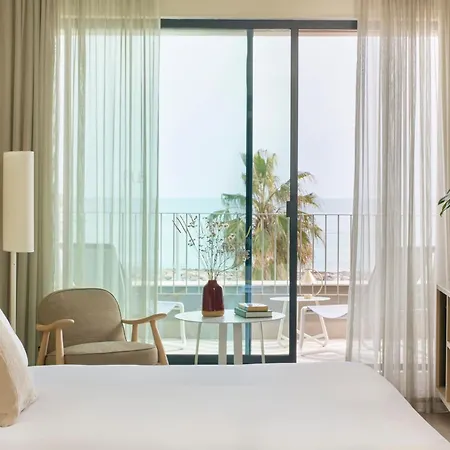 特乐玛me锡切斯酒店