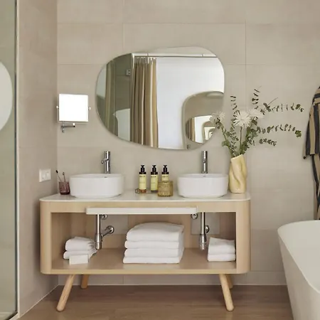 特乐玛me锡切斯酒店 5* 锡切斯