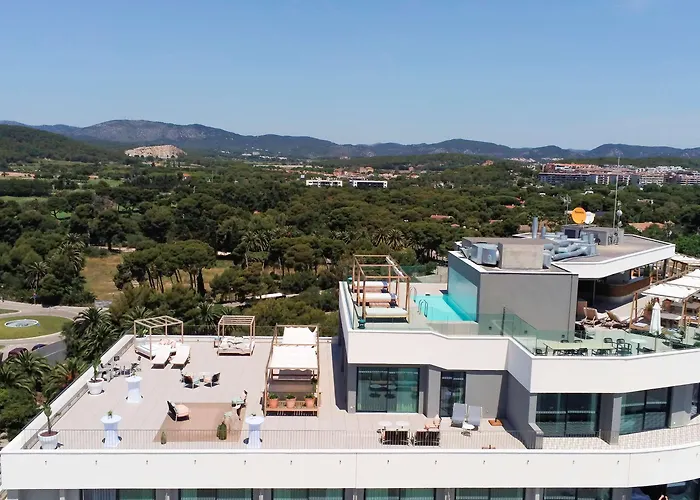 特乐玛me锡切斯酒店