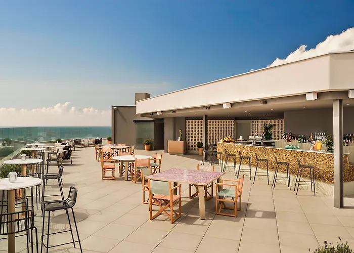 特乐玛me锡切斯酒店 锡切斯