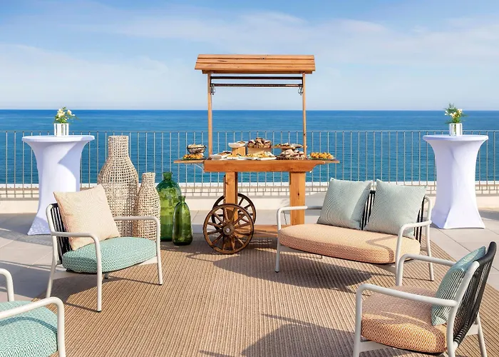 特乐玛me锡切斯酒店 锡切斯