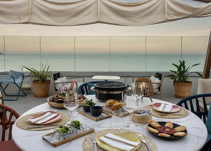 特乐玛me锡切斯酒店 5* 锡切斯