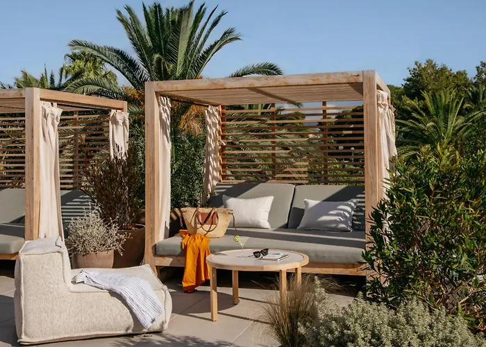 特乐玛me锡切斯酒店