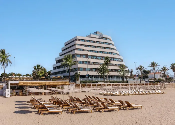 特乐玛me锡切斯酒店 5*