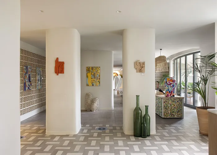 特乐玛me锡切斯酒店 酒店