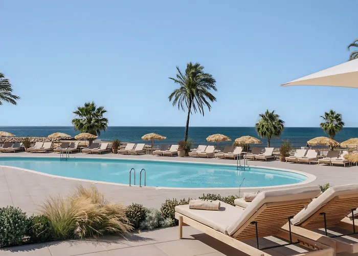 特乐玛me锡切斯酒店 5* 锡切斯