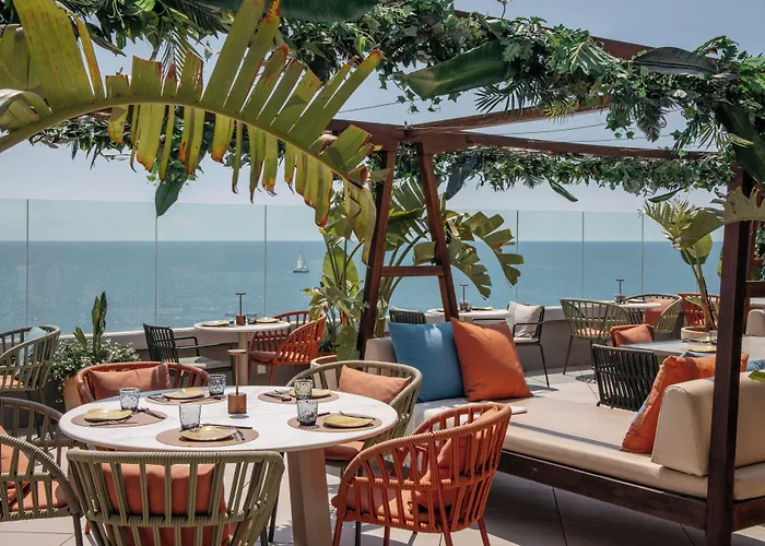 Me Terramar מלון סיטגס