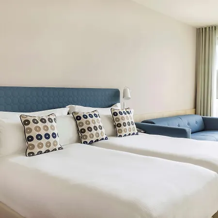 Me Terramar Готель Сіджас