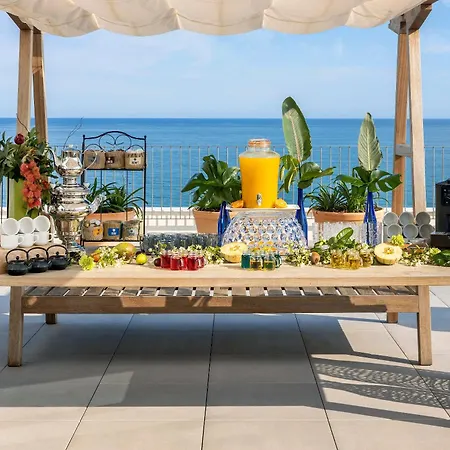 Me Terramar מלון