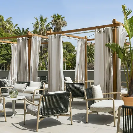 Готель Me Terramar Сіджас