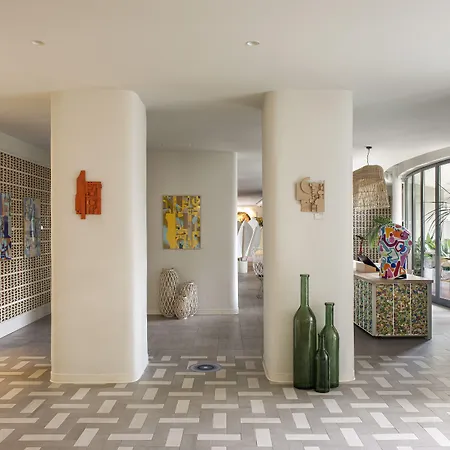 Me Terramar Готель