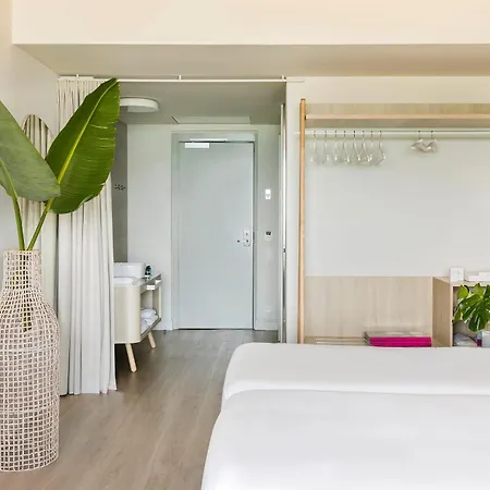 Me Terramar Hotel 5*